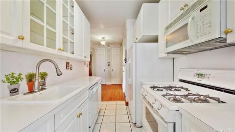 145 95th St #E7, Brooklyn, NY 11209