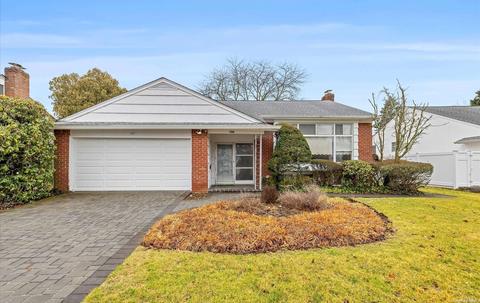 130 Roxton Rd, Plainview, NY 11803 photo 1