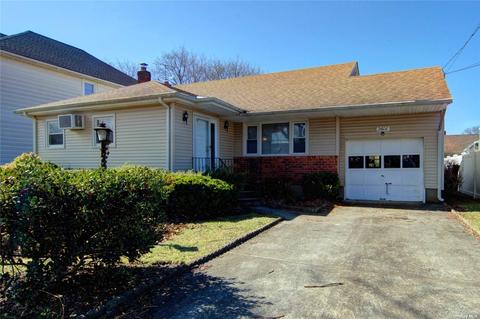 2608 Loftus Ave, Oceanside, NY 11572