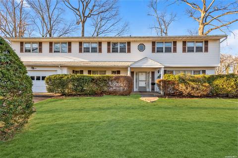 126 Hemlock Rd, Manhasset, NY 11030