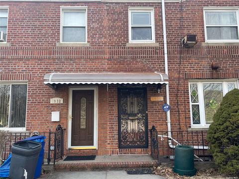 19-30 81st St, East Elmhurst, NY 11370