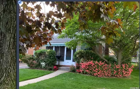 1532 Darling St, North Baldwin, NY 11510