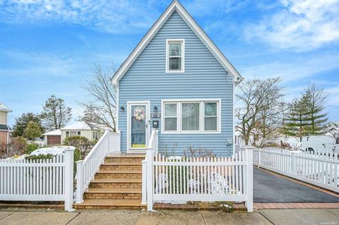 44 Doherty Ave, Elmont, NY 11003