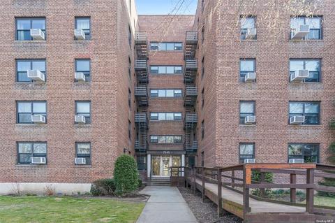 73-45 210 St #1E, Bayside, NY 11364