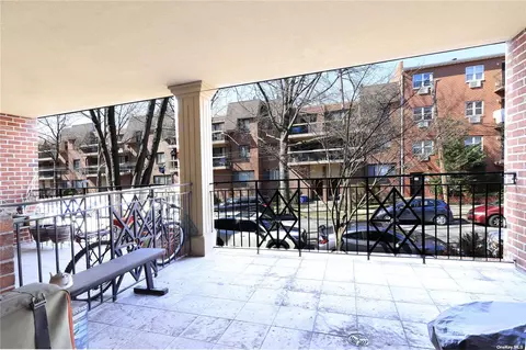 71-11 162nd St #1B, Fresh Meadows, NY 11365