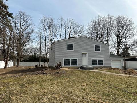 59 University Heights Dr, Stony Brook, NY 11790