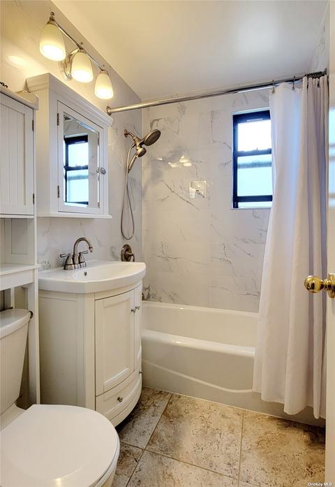 136-21 Jewel Ave #A, Flushing, NY 11367