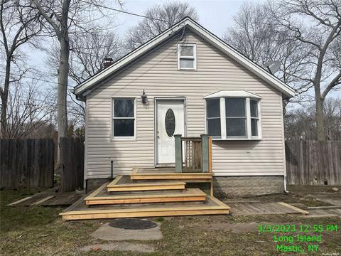 117 Patchogue Ave, Mastic, NY 11950