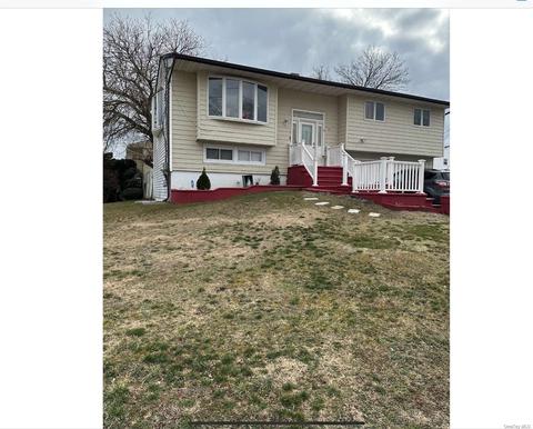 84 Junard Dr, Bay Shore, NY 11706
