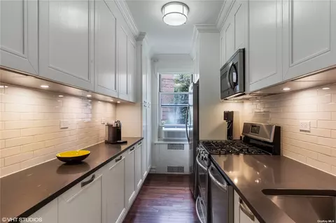 73-12 35th Ave #E2, Jackson Heights, NY 11372