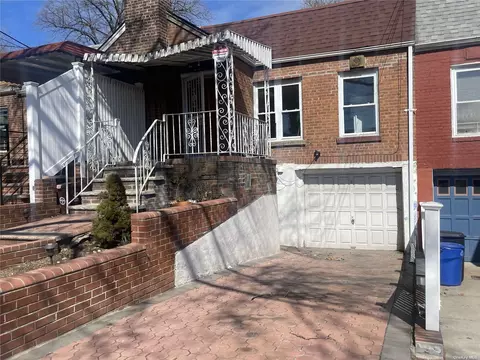 48-21 54th Ave, Maspeth, NY 11378