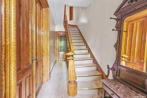428 Vanderbilt Ave, Brooklyn, NY 11238