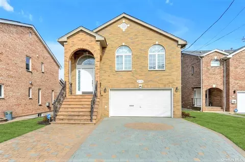 319 Cresthaven Ln, Whitestone, NY 11357