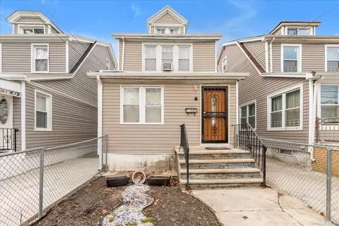 110-42 207th St, Queens Village, NY 11429