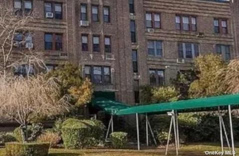 29 Woodmere Blvd #1A, Woodmere, NY 11598