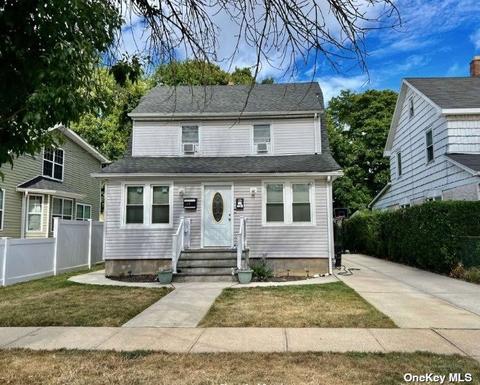 21 Hudson Pl, Hempstead, NY 11550