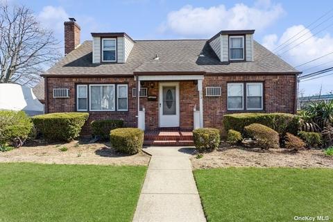 1147 Front St, Uniondale, NY 11553