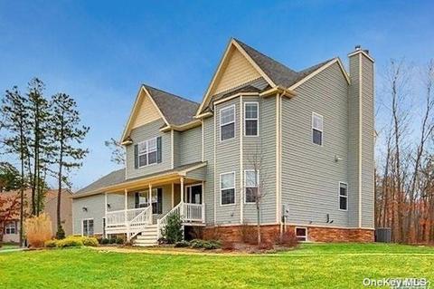 1 Deer Path, Shirley, NY 11967