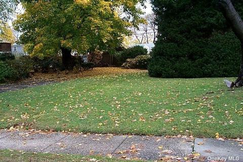 45 Eldridge Ave, Hempstead, NY 11550