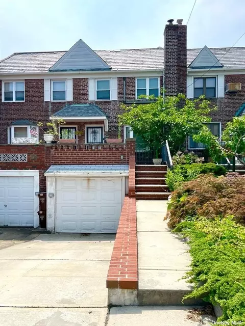 58-40 79th St, Middle Village, NY 11379