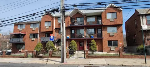 67-109 Burns St #3B, Forest Hills, NY 11375