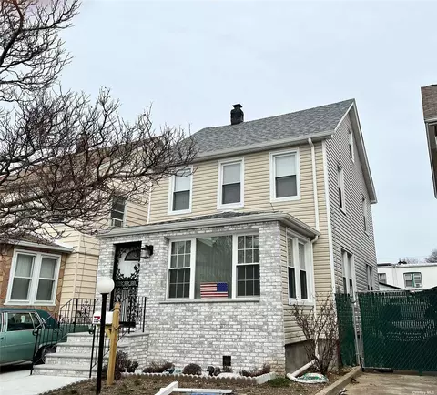 113-05 203rd St, Saint Albans, NY 11412