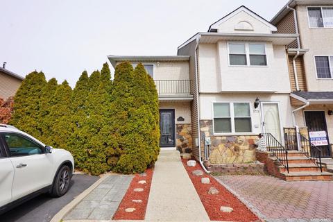 171 Skyline Dr, Staten Island, NY 10304