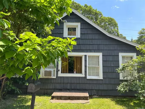 241 Avenue C, Ronkonkoma, NY 11779
