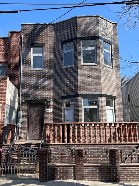 108-19 35th Ave, Flushing, NY 11368