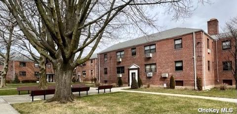 90-29 Shore Pkwy #71, Howard Beach, NY 11414