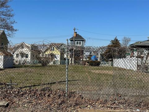 Lockwood Ct, Howard Beach, NY 11414