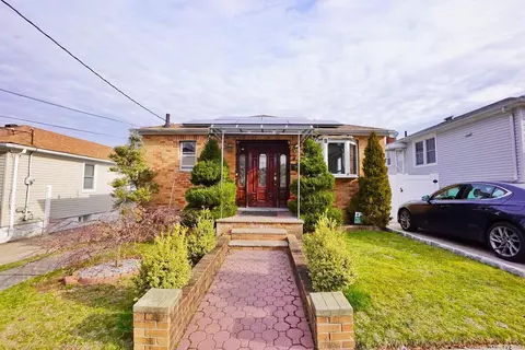 55 Wenlock St, Staten Island, NY 10303