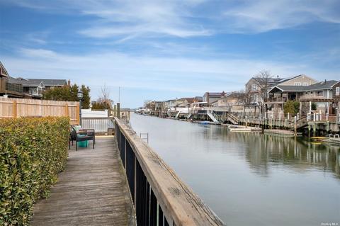 222 W Lagoon Dr, Lido Beach, NY 11561
