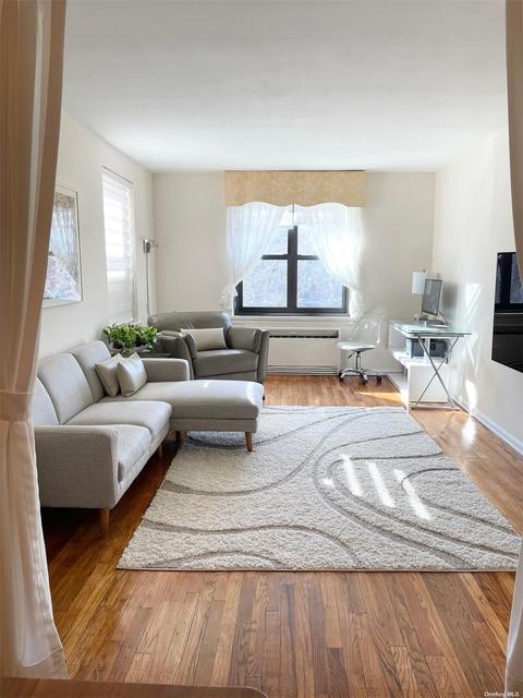211-02 75 Ave #3M, Bayside, NY 11364