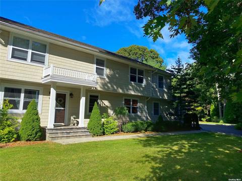 55 Old Depot Rd, Quogue, NY 11959