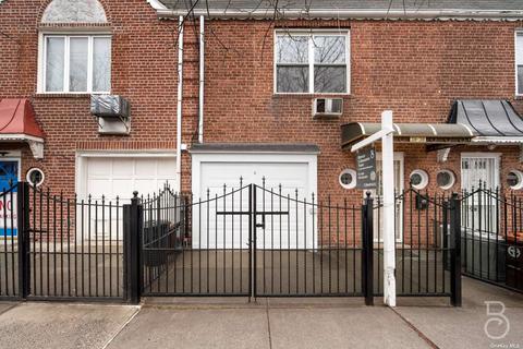 30-30 47th St, Astoria, NY 11103