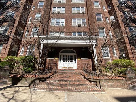 65-41 Booth St #2L, Rego Park, NY 11374