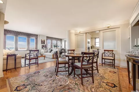 70-20 108 St #8E, Forest Hills, NY 11375