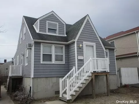 51 Hastings Rd, Island Park, NY 11558