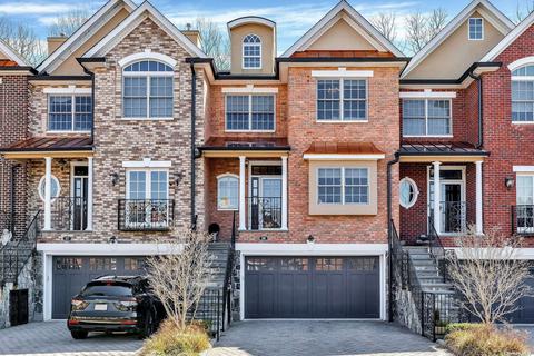 26 The Preserve #26, Woodbury, NY 11797