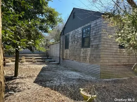 85 Gerard Walk Walk, Cherry Grove, NY 11782