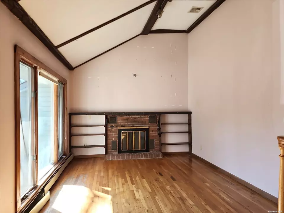 48 Oregon Ave, Medford, NY 11763 23 Photos Movoto