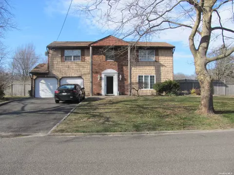 125 Superior St, Port Jefferson Station, NY 11776