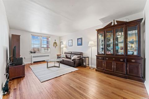 30-11 Parsons Blvd #7H, Flushing, NY 11354