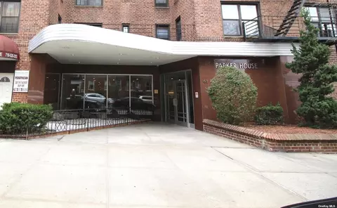 63 84 Saunders St #2A, Rego Park, NY 11374