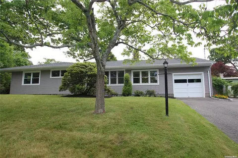 110 Randall Ave, Port Jefferson, NY 11777