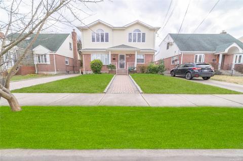 76-38 268th St, New Hyde Park, NY 11040