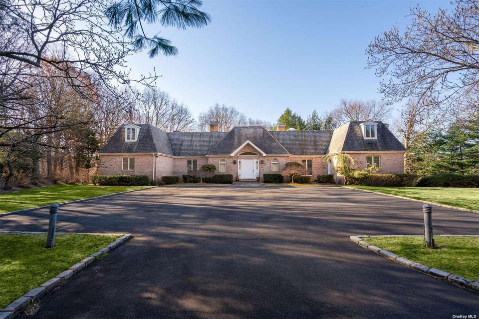 6 Ursuline Ct, Oyster Bay Cove, NY 11771 1 photo Movoto