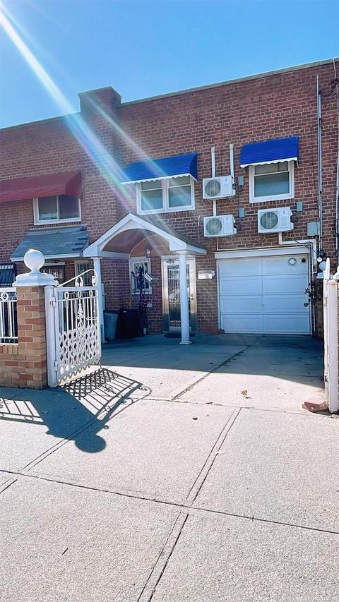 130-06 122nd Pl, South Ozone Park, NY 11420
