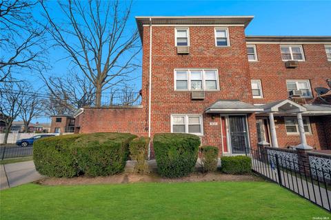 20-35 157th St, Flushing, NY 11357